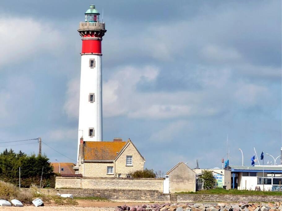 Appartement Ouistreham Proche Centre Et Plage Екстер'єр фото